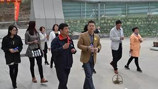 “海馬爸爸”團隊一行到承德寶琢釀酒有限公司參觀考察