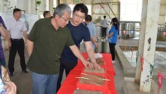 承德市工商聯(lián)主席董旭明一行 走進承德琢酒調研座談