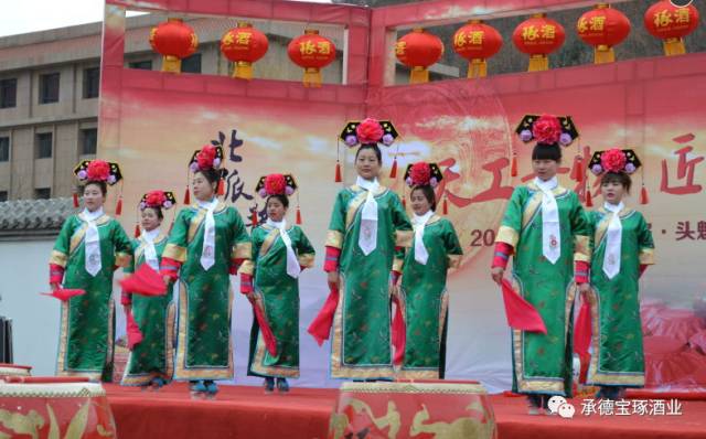 琢酒格格再現(xiàn)《蝶花飛舞》