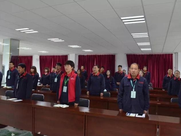 承德琢酒干部員工觀看盛會開幕